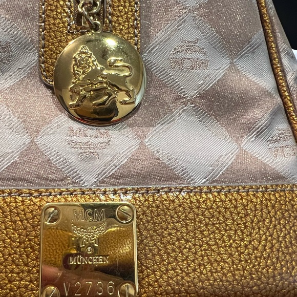 Princess Lion Boston Bag, Limited Edition - Picture 3 of 11